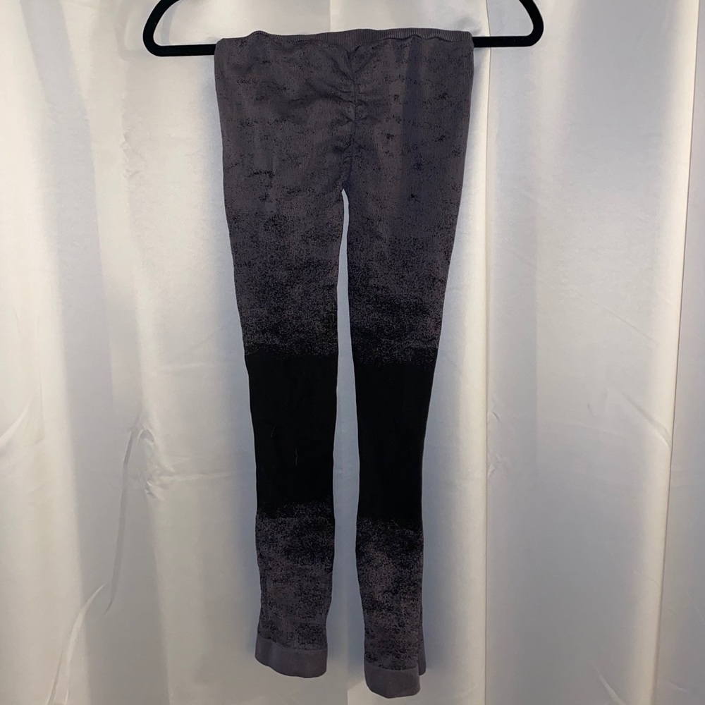 Two piece set - Picture 3 of 3